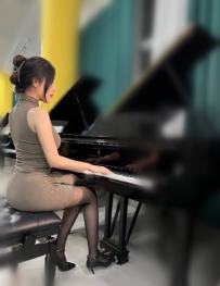 新竹32歲鋼琴老師  想來兼職發洩一下，也緩解一點育兒的成本