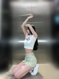 新妹主推—-高挑系列 鳳梨 170cm  D奶  24歲 特色：無套吹 丁字褲   尺度大