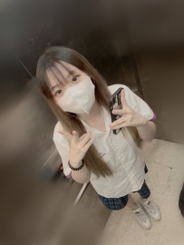 語沫  154cm Bcup 19歲  42kg 正港小蘿莉 易解鎖 好推倒 嬌小可愛 服務優 古錐女友fu