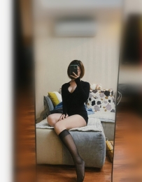 沛瑜 158cm / 48kg / C杯 / 31歲 甜美娃娃臉配上火辣身材，床上超會主動 喜歡騎乘位自