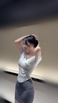 喬恩：167/50/26/C奶  面對新手 會化身逆推小姊姊  主動索取 引導你邁向新世界大門