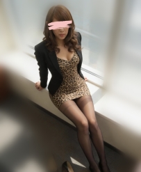 燕姐 163 / 47 / E cup / 45歲 氣質清純優雅熟女，溫柔到像女朋友 出來兼職尋求刺激與