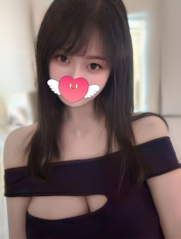 萌萌  162-52-G-22歲 ❤️  G奶童顏巨乳 超爆乳量級 白嫩到發光 乳溝深不見底  巨乳晃