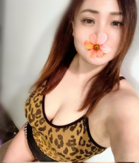 小葵 165cm/49kg/F奶/35歲 人妻兼職 巨乳大奶最吸睛 身材成熟火辣 欲望更是兇猛 床上