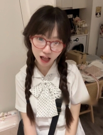 可欣 157.B.19.44kg  #可愛幼態臉 俏皮可愛 活潑甜妹 聲音軟糯