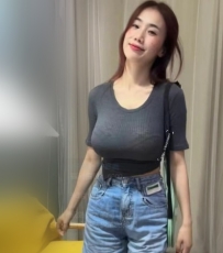 小雨 160cm E奶 48kg 33歲 慾女下海 玩的尺度大  #可無套 可親可舔 殘疾澡  用她靈活