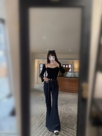 思雁 172cm/C奶/46kg/25歲 她是你夢寐以求的床上女神 #玲瓏有致的身材 豐滿柔軟 #搭配