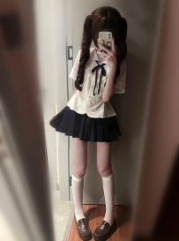 #幼齒蘿莉學妹👇 希希  153-40kg-B-18歲 介紹：年輕嫩感十足  臉蛋漂亮 反差很強 服