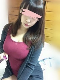 童顏巨乳正妹 培培 160cm  F杯  52kg  24歲 大奶妹 小肉身材摸著皮膚觸感很舒服喲 性