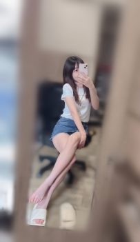 #大二學生妹妹  嬌嬌 157cm/C奶/43kg/20歲 首次下海兼職  之前無任何報班經驗 推薦喜