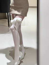 小舞 167cm-45kg-D-27歲 ‼️超美美腿⚠️輕熟姐姐 穿著白色絲襪給你上一課玉足課👠