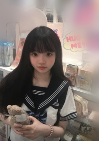 小君  158cm.Ccup.47kg.21歲   乖巧配合高，首次下海 性格單純
