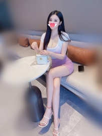 可馨 166cm.Dcup.46kg.23歲 哥哥們都有玩過足交了嗎? 這裡來了一位臉蛋好看 美腿超長