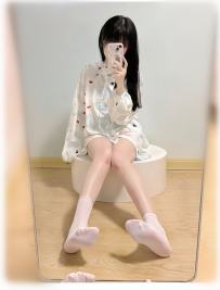 葉子 156公分|45公斤|B奶|19歲  甜美皮膚白皙 聲音嗲嗲的 喜歡有FU的愛愛 不趕時間 前